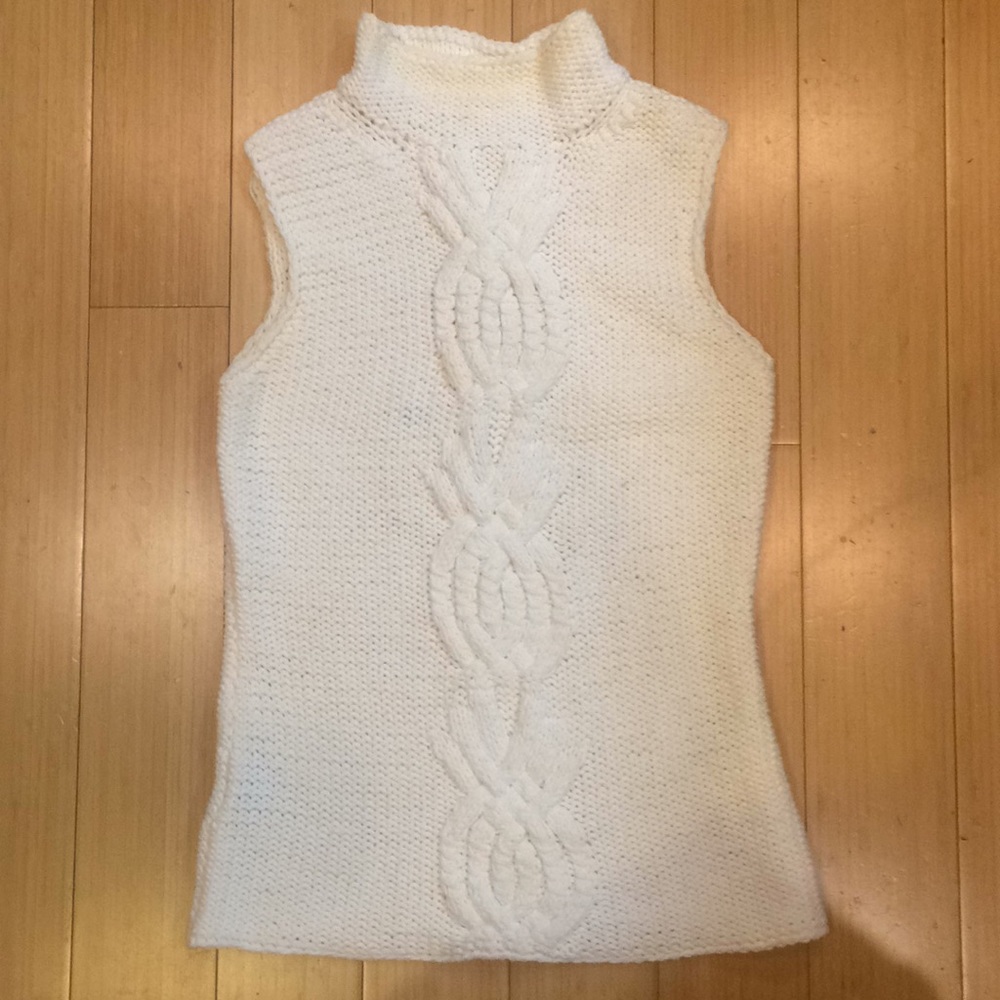 Tommy Bahama sleeveless sweater